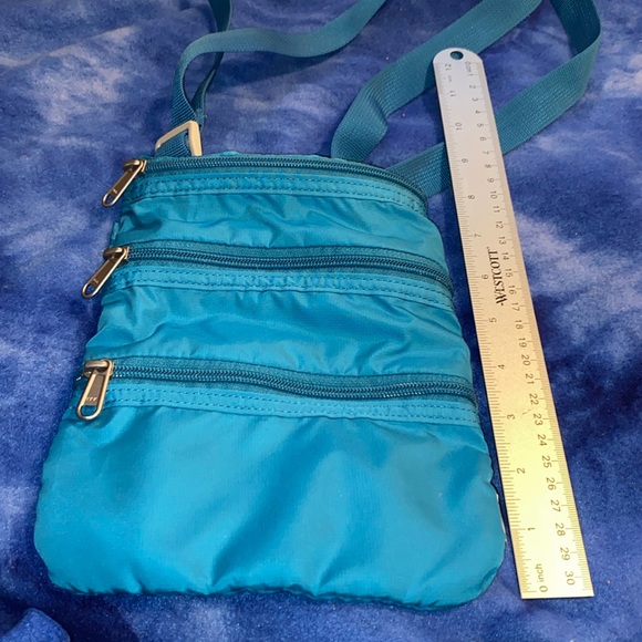 Eddie Bauer Cross Body travel bag-Aqua blue-Nice!! - Picture 1 of 8